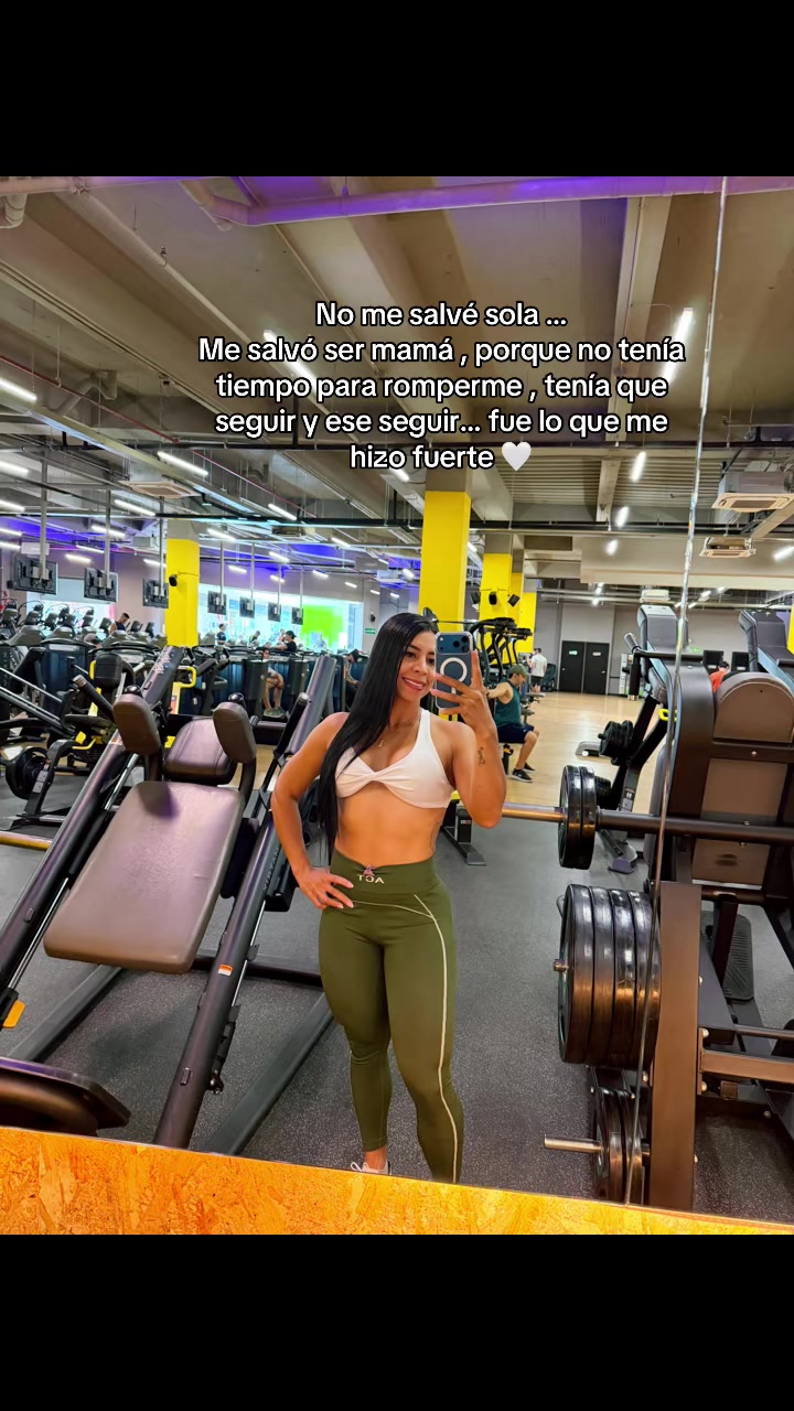 @lillymolinafit