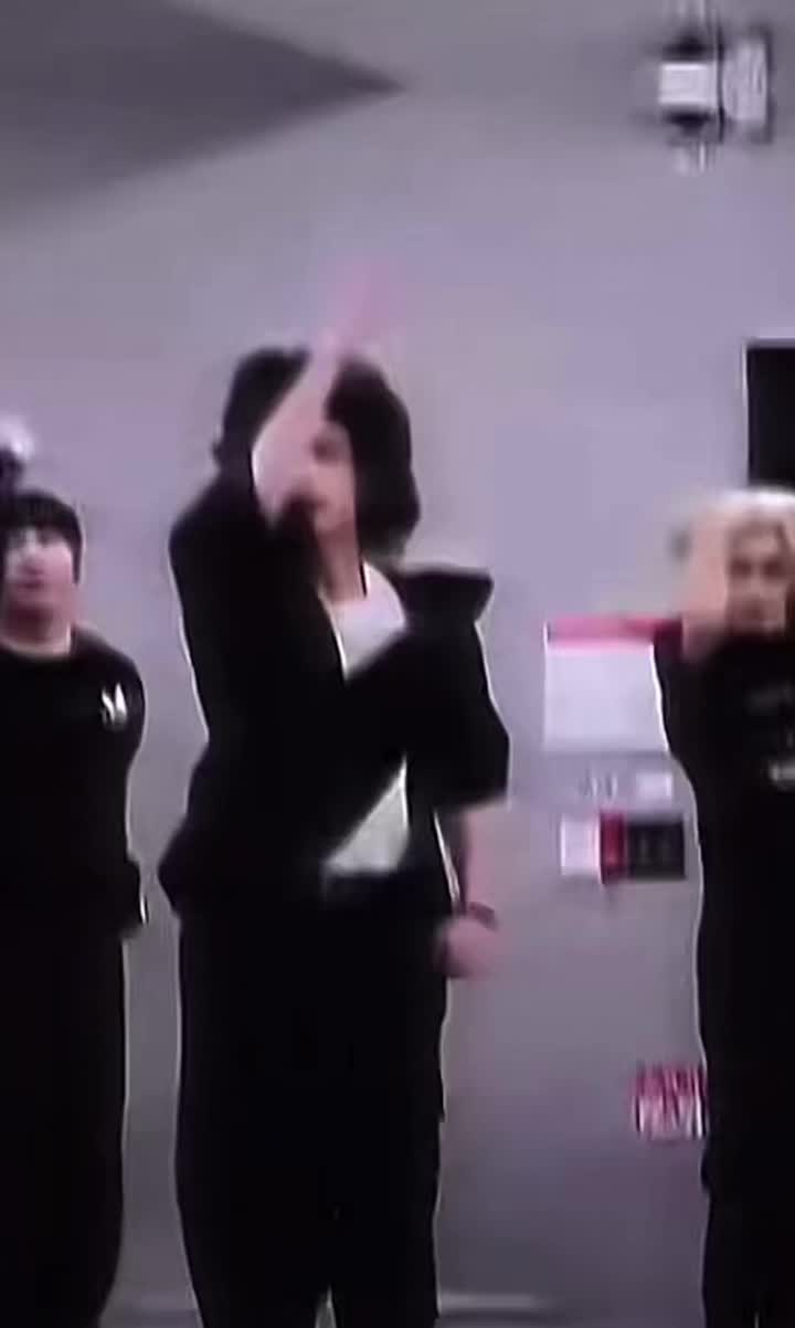 @Hyunlix4ever