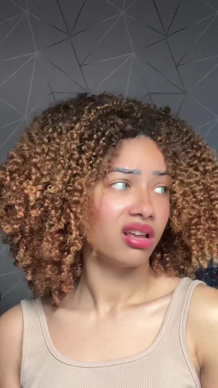 @Julia Brito