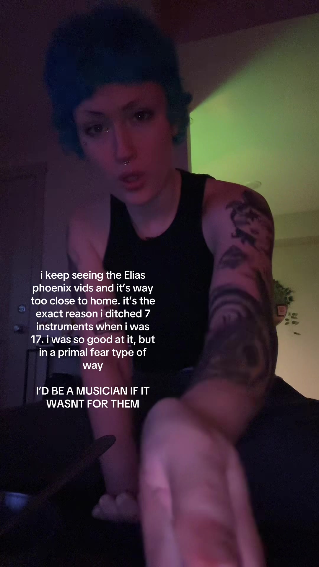 @;-;