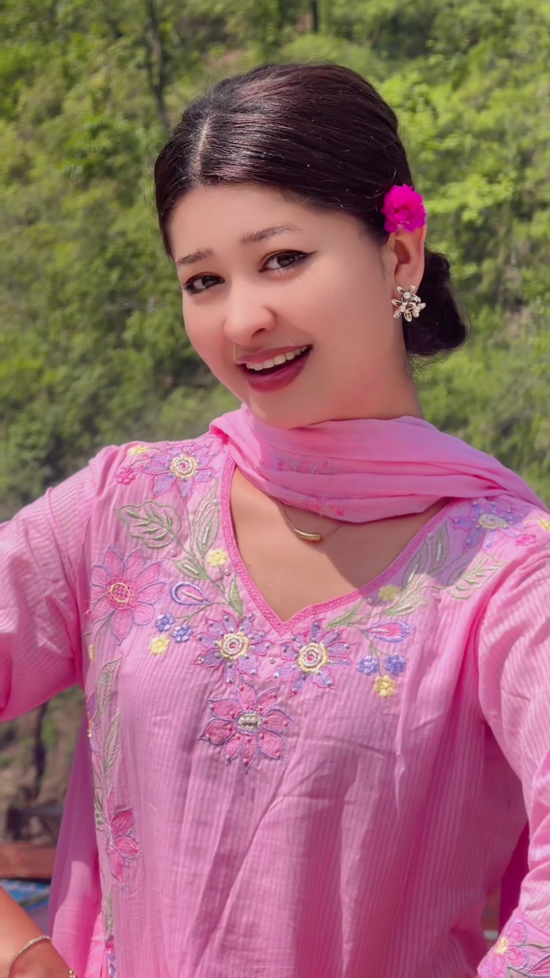 @Dipa shahi 🕊️