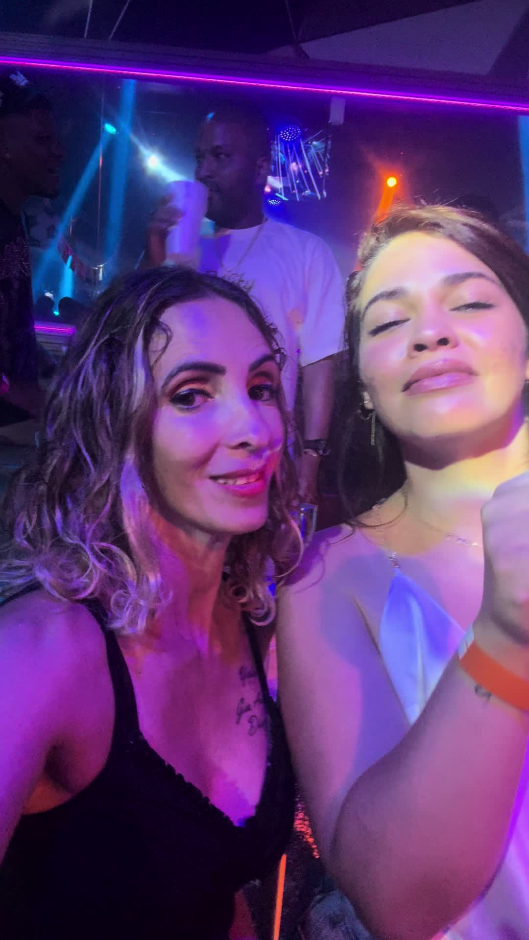 @Ailen cuba