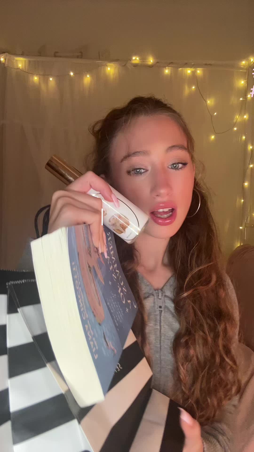 @𝐸𝓈𝓉𝒽𝑒𝓇 𝐹𝓇𝒶𝓎𝒹𝒶 🧁