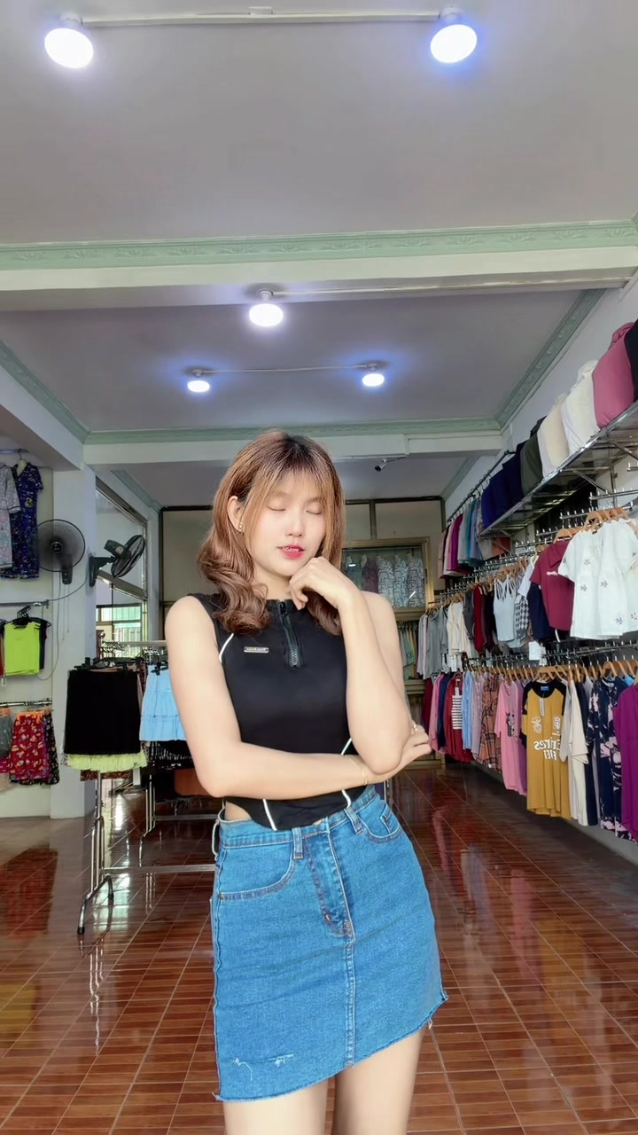 @Taw Win Nan clothing-girl