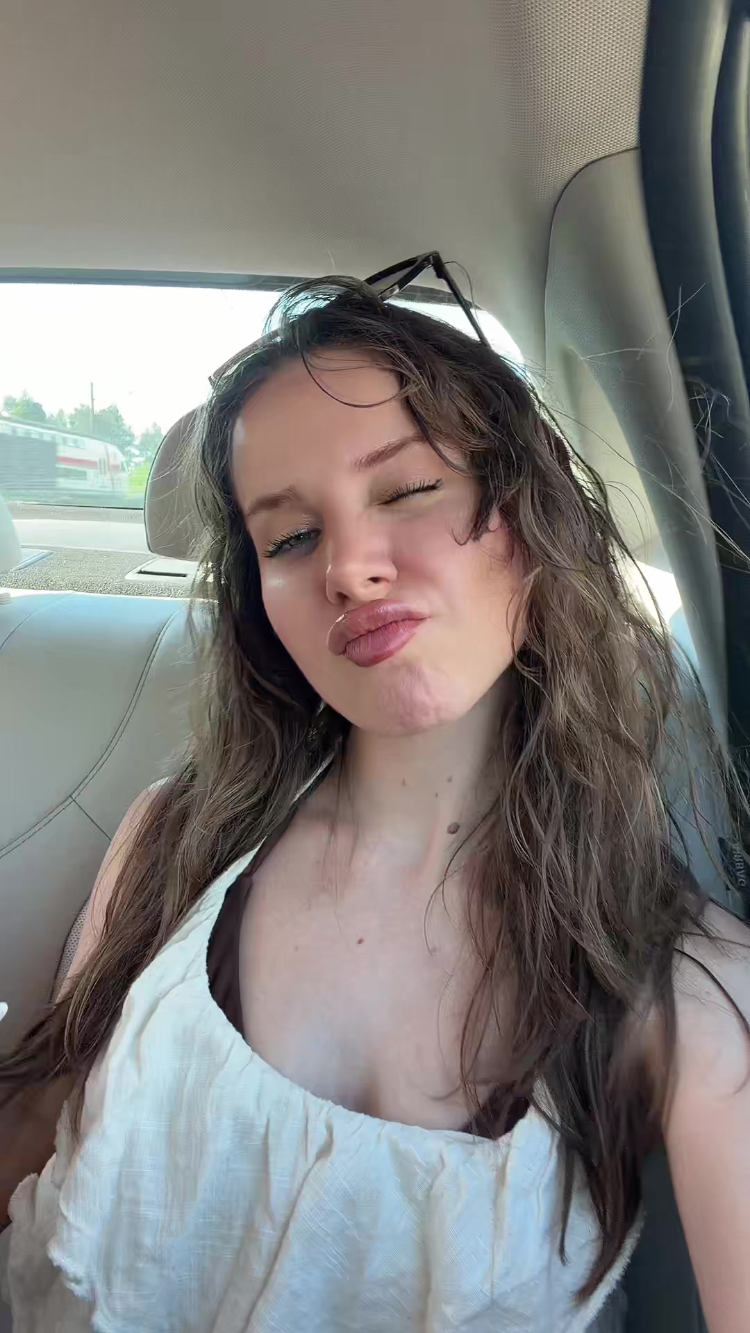 @siesamonika