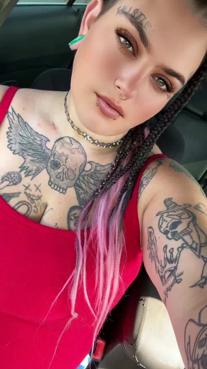 @GOTHICMOMMY666