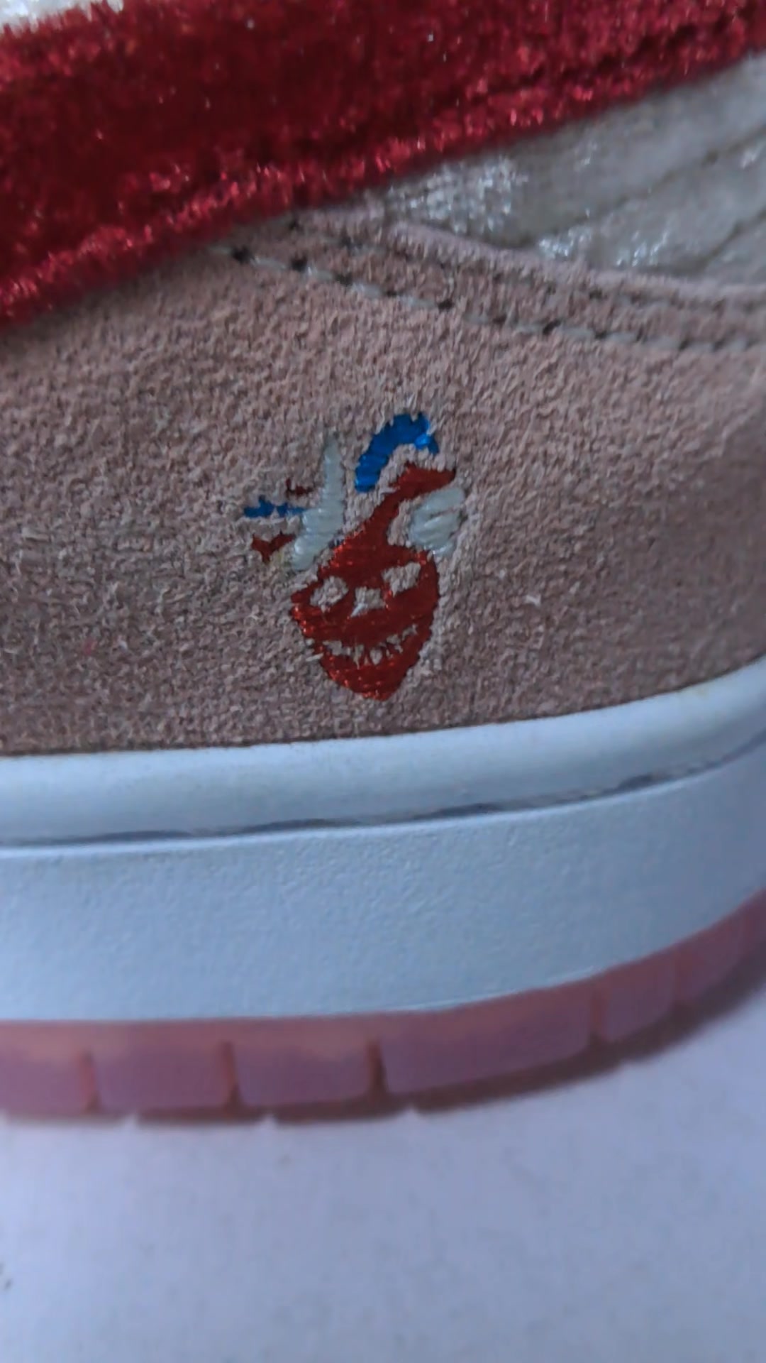 @kicks_by_razzy