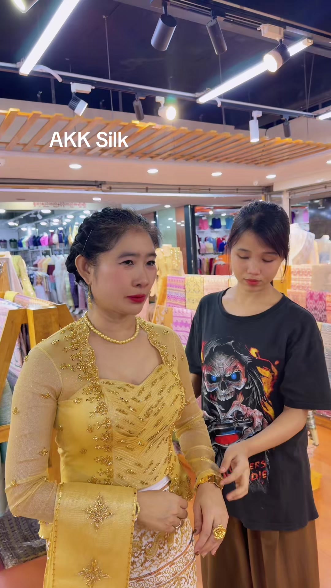@Akk Silk (official account)