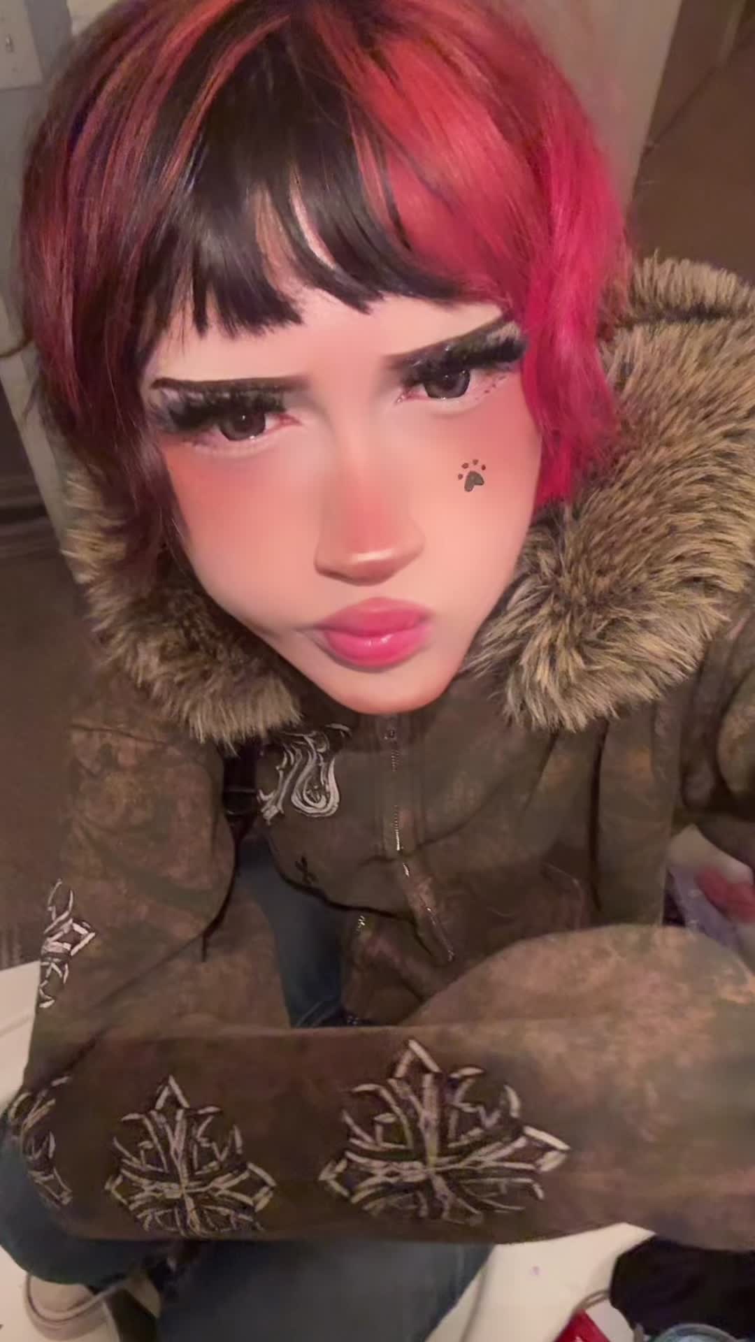 @dollcuff