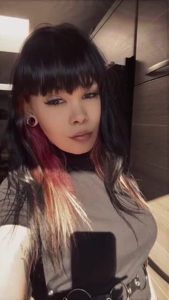 @𝔟𝔯𝔬𝔨𝔢𝔫 𝔞𝔫𝔤𝔢𝔩🖤✨