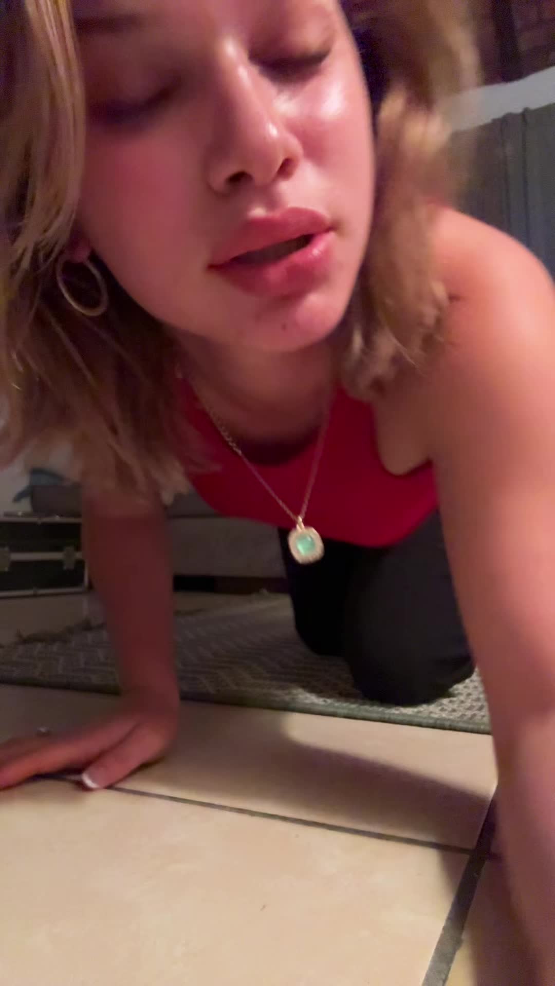 @Carrlyee