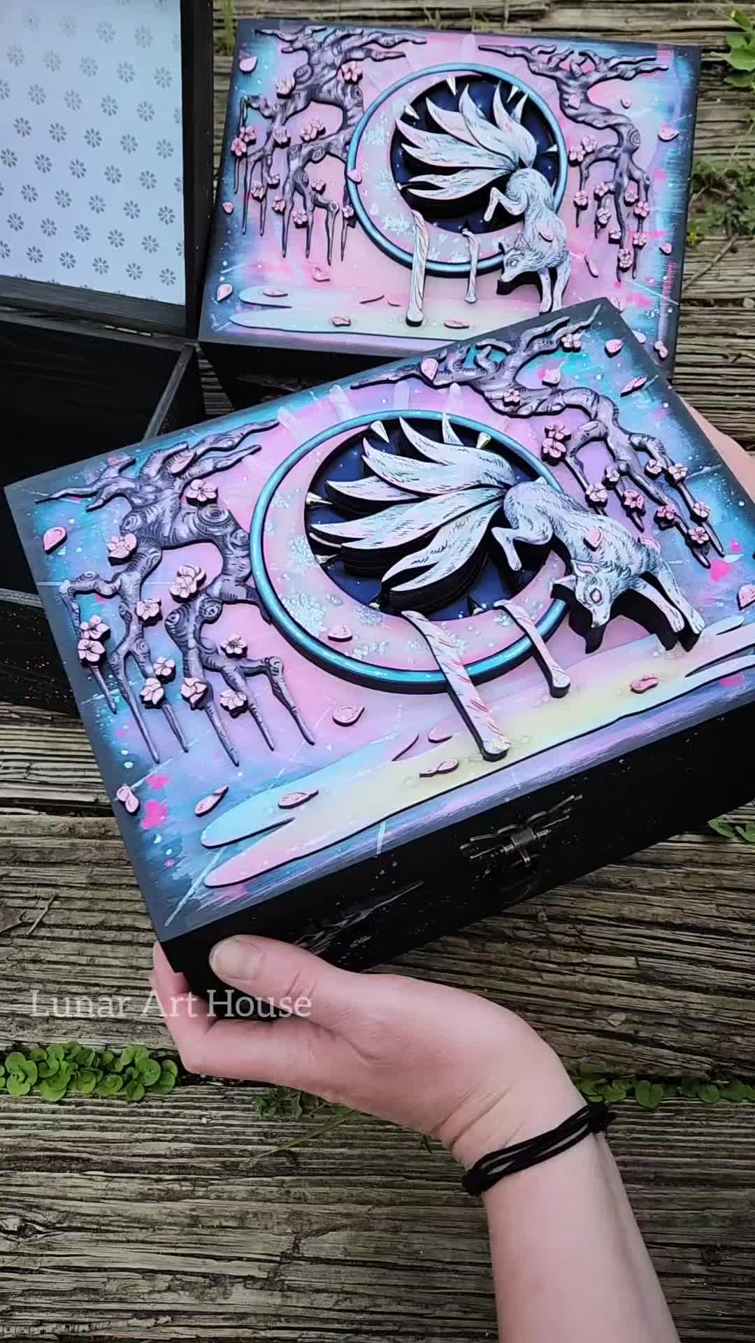 @LunarArtHouse