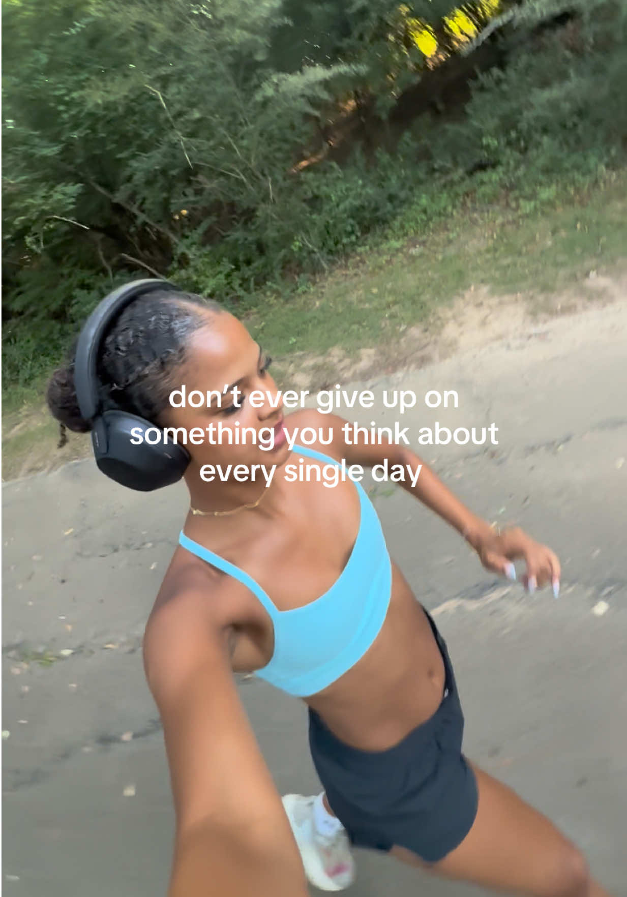 @bella