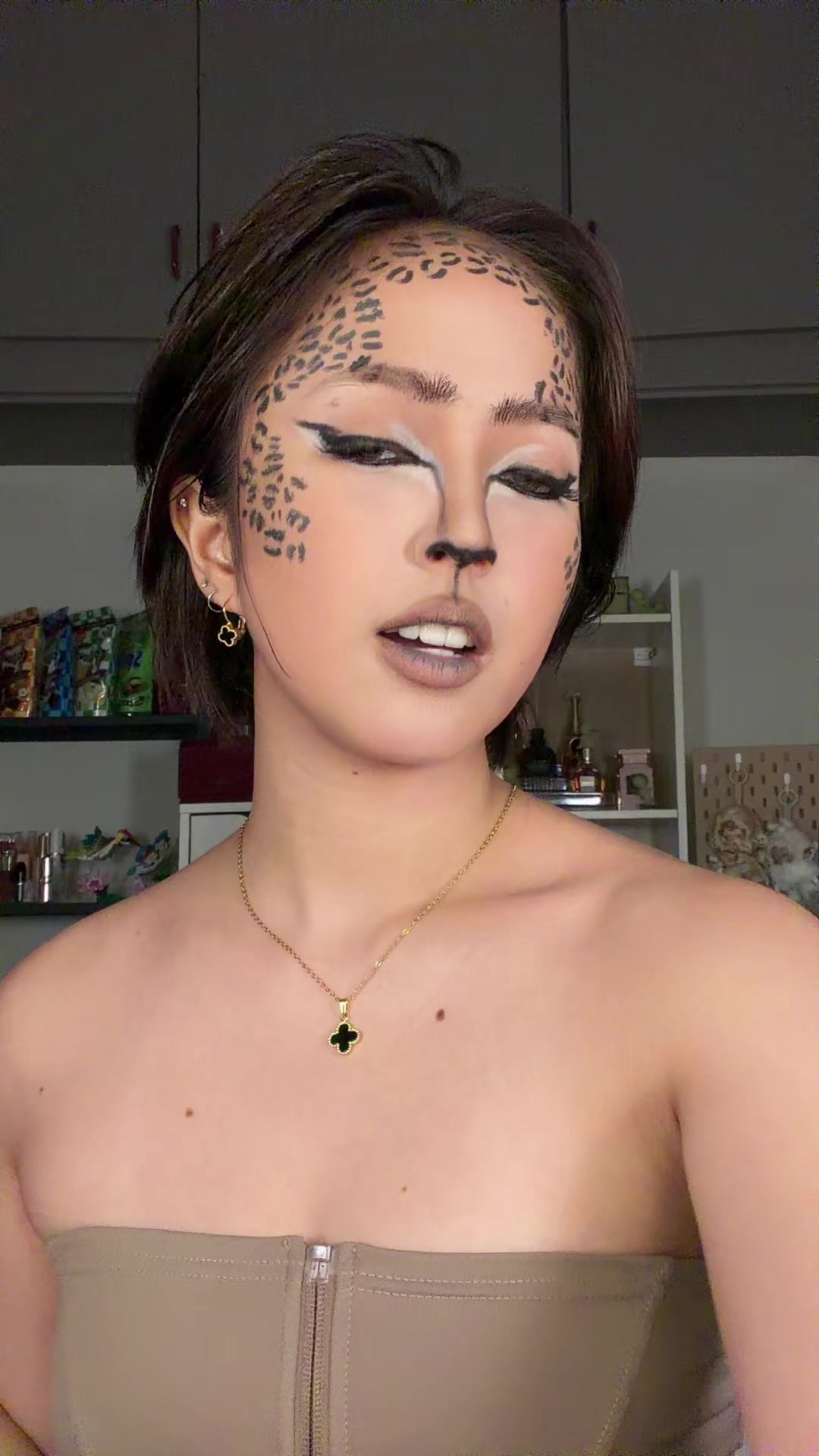 @annamariee