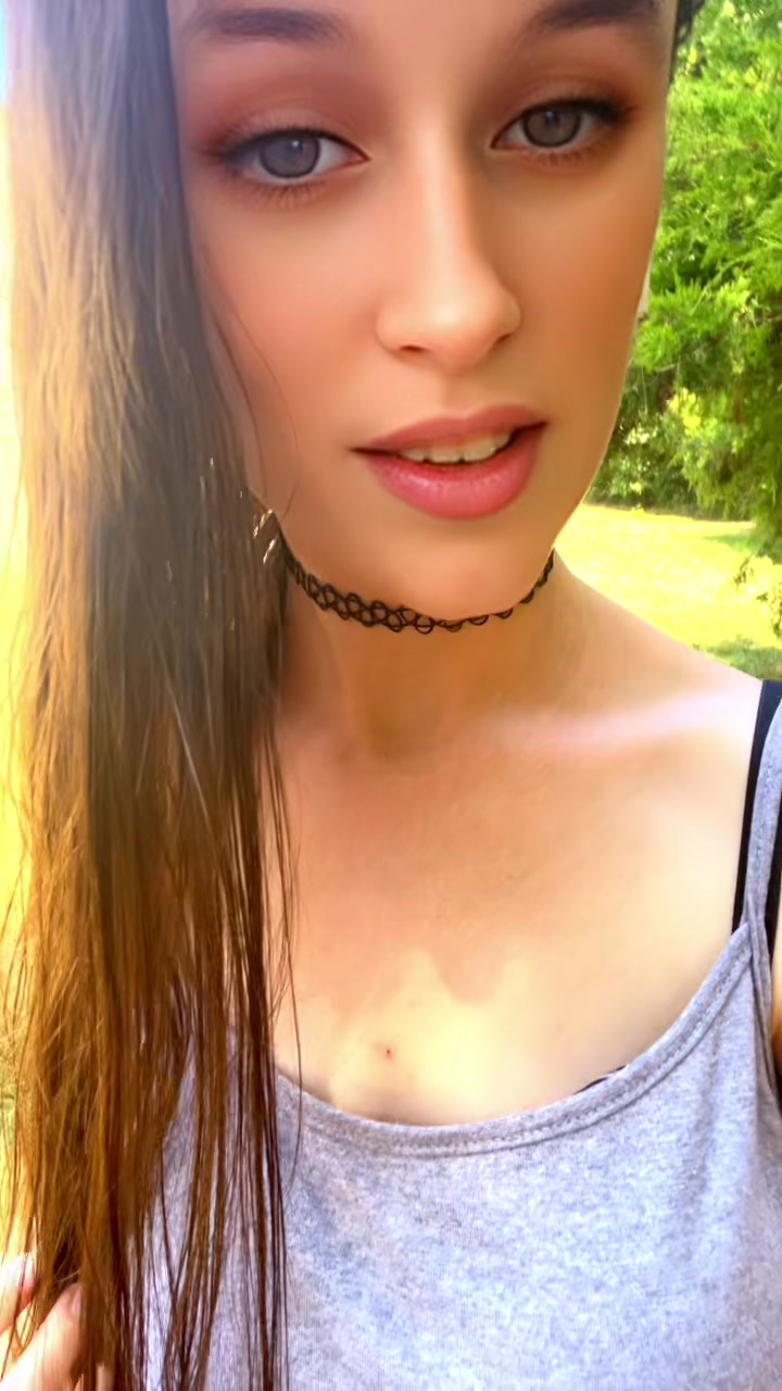 @QueenbratSavage MistressVamp🖤