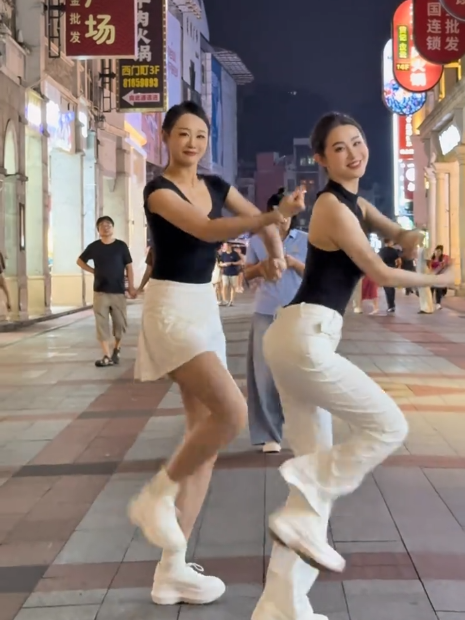 @Sally 王雪莉 大笑笑