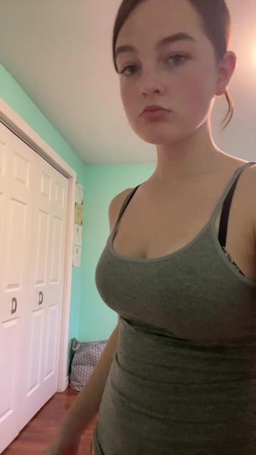 @Carleyoutfitts
