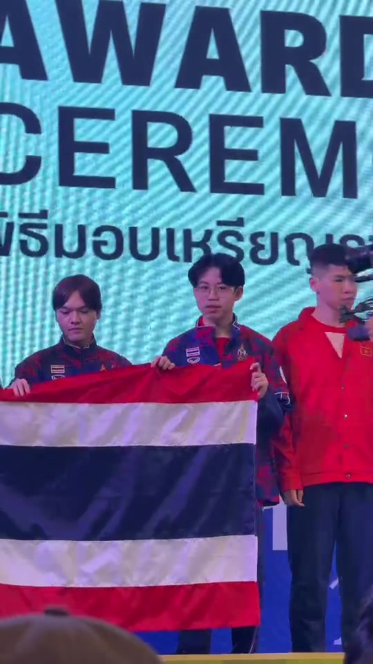 @LUCKY(แฟนคลับทีมแชมป์)