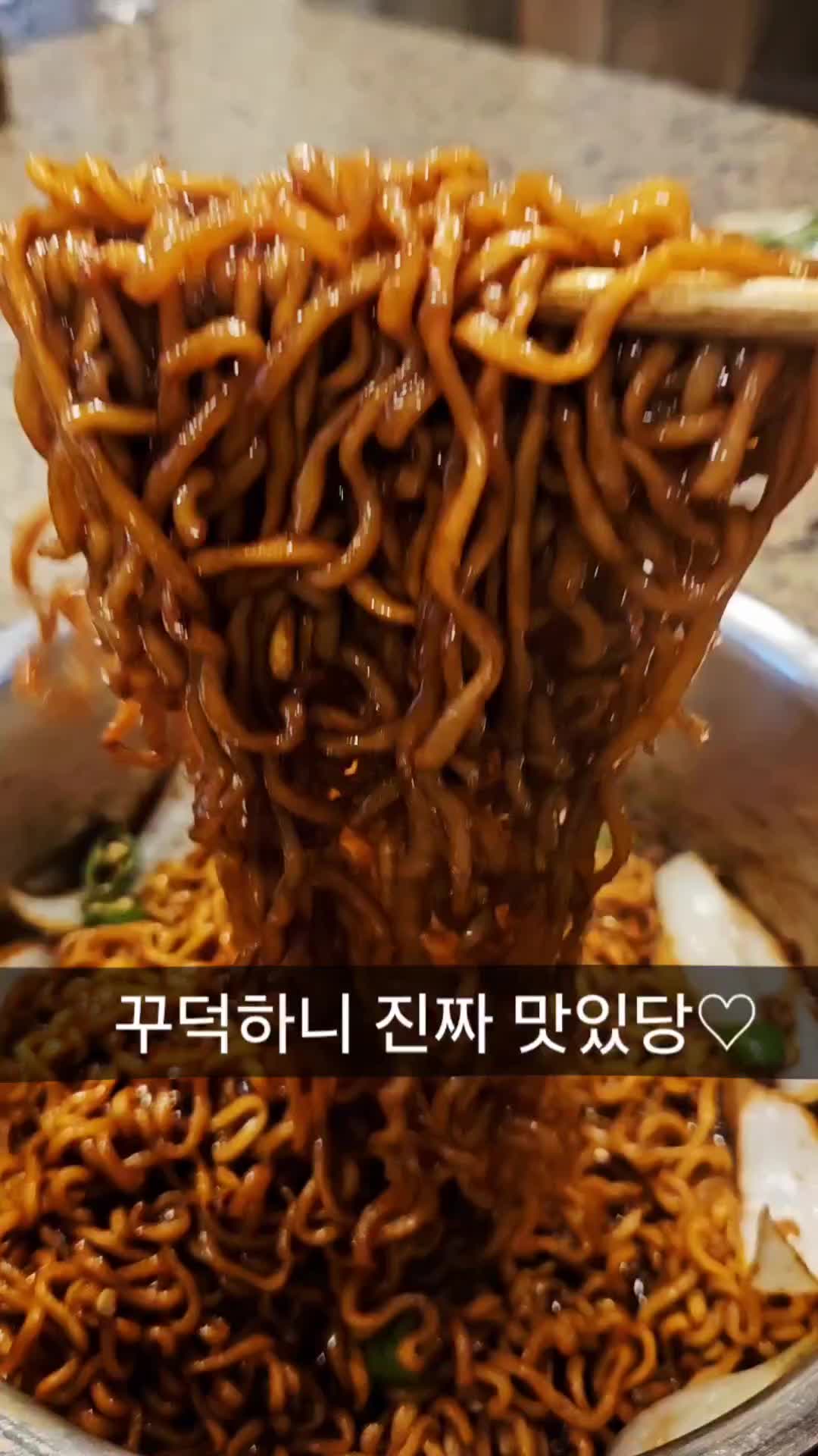 @FoodieYoon