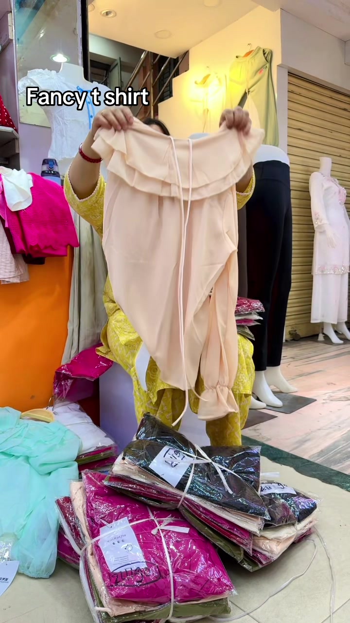 @Season Girls Wears