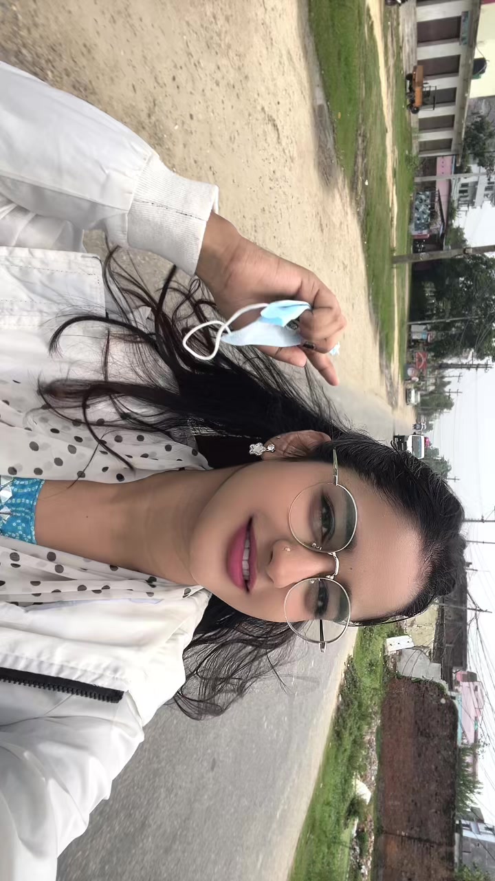 @🦋🧿iam_SnehaMishra_💛😎
