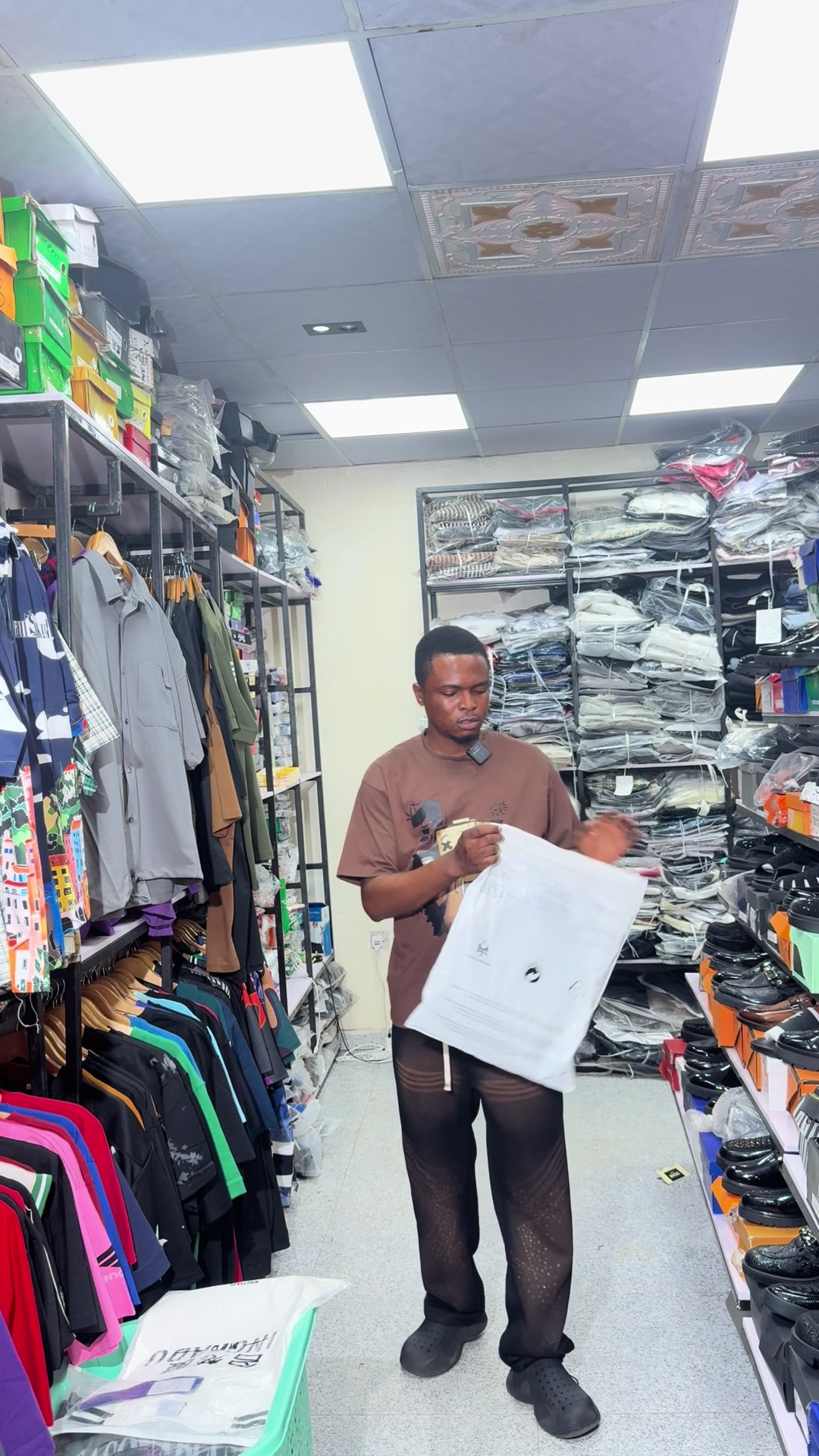 @BIGGEST TSHIRTWAREHOUSE IN IBD