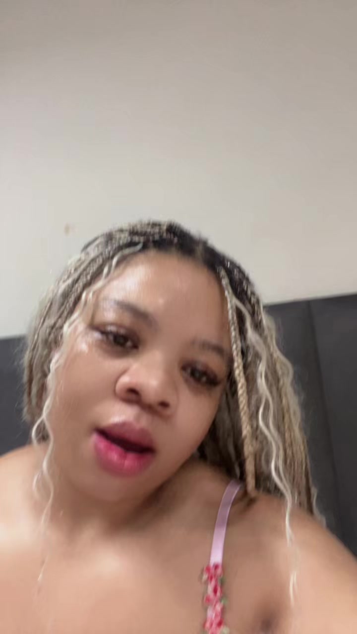 @NompiloMhlangatheNailtech