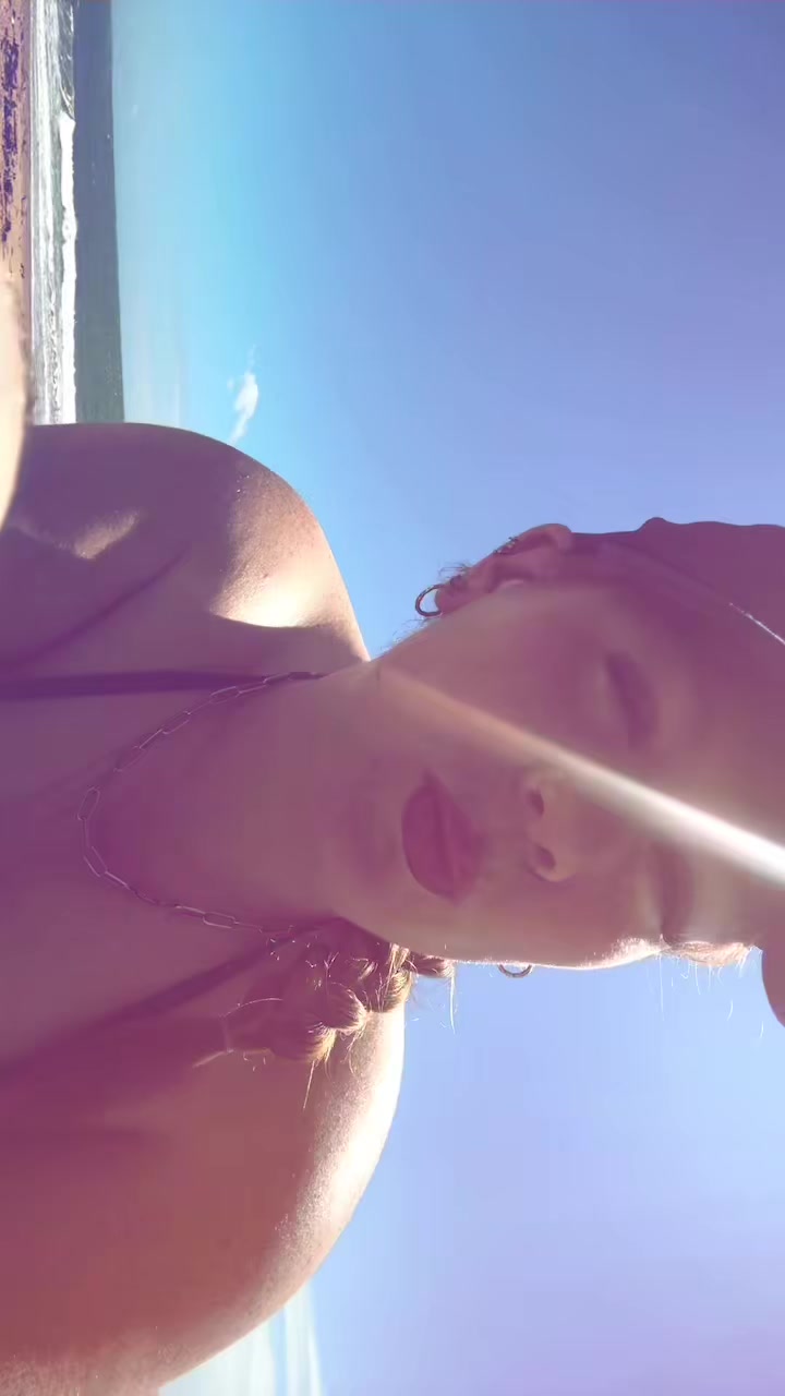 @Bella West