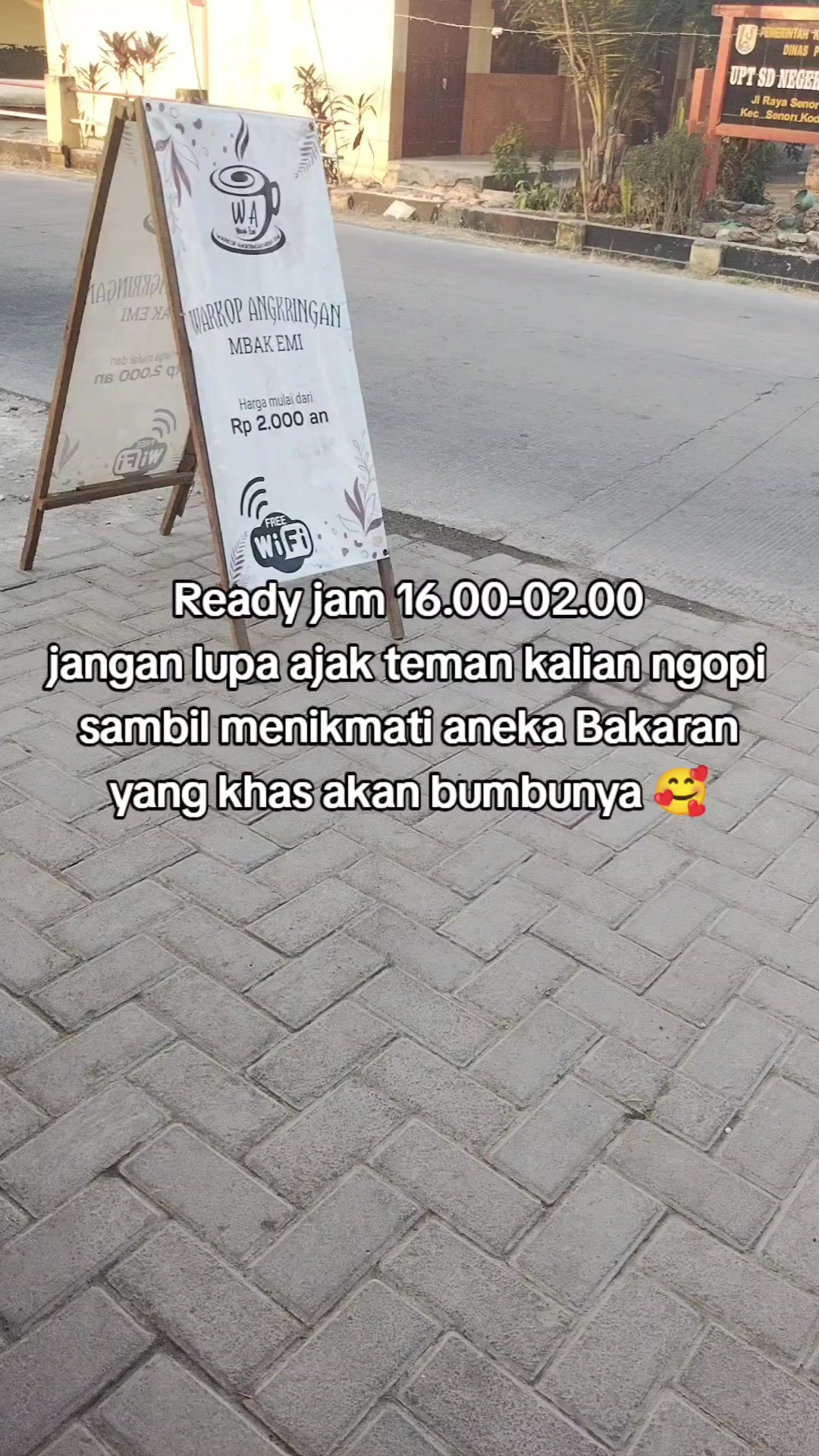 @Warkop angkringan mbak emi
