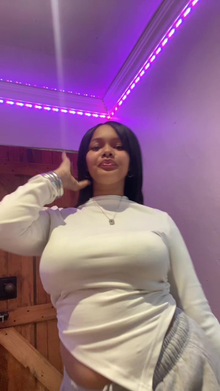 @𝑪𝒐𝒖𝒓𝒕𝒏𝒆𝒚𝑽𝒂𝒏𝒘𝒚𝒌🎀