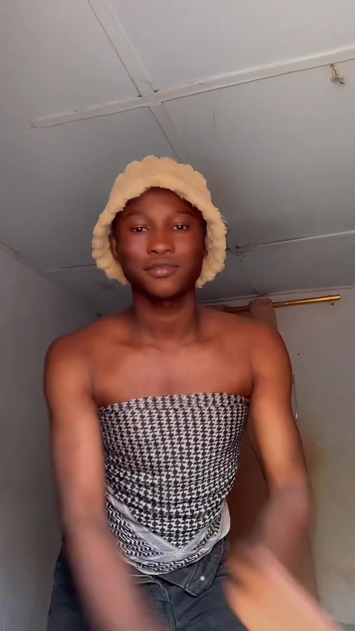 @JUST ME 🫠🇬🇭