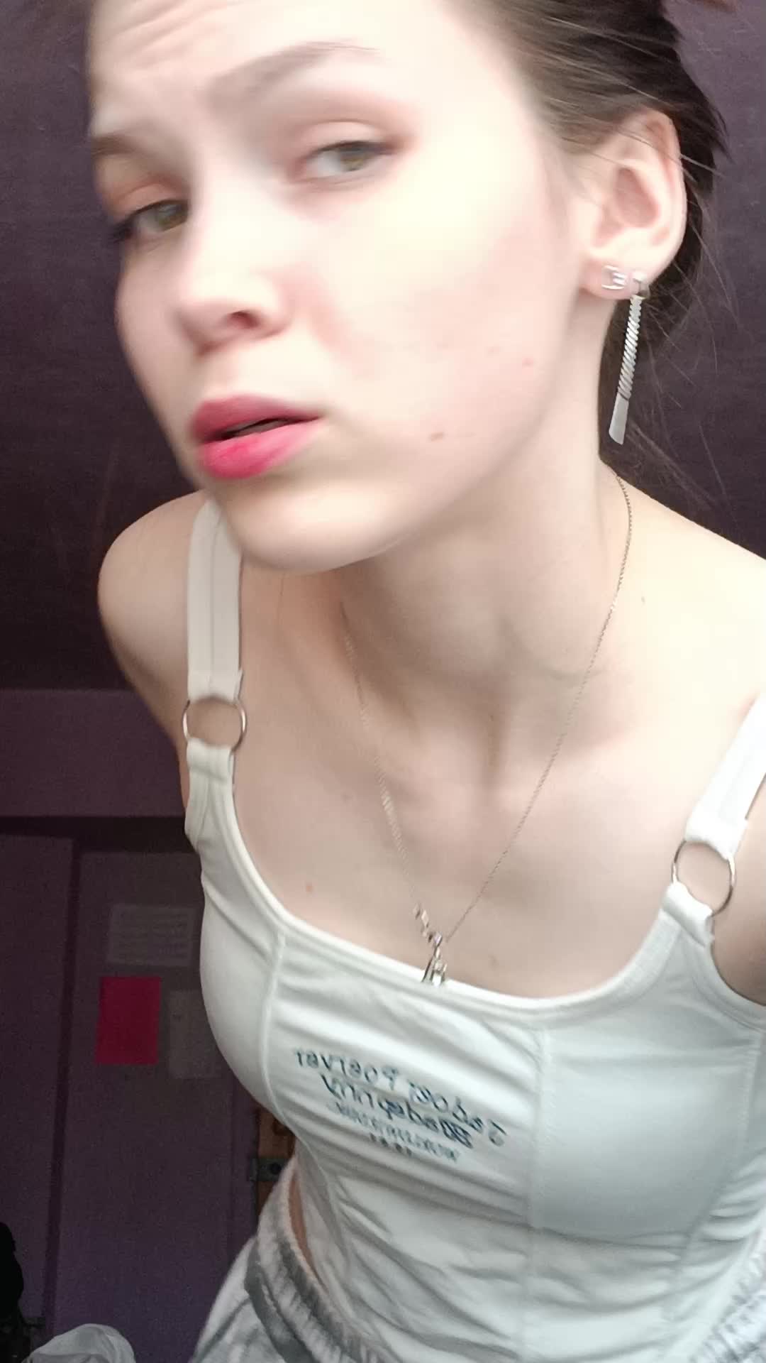 @Анютик
