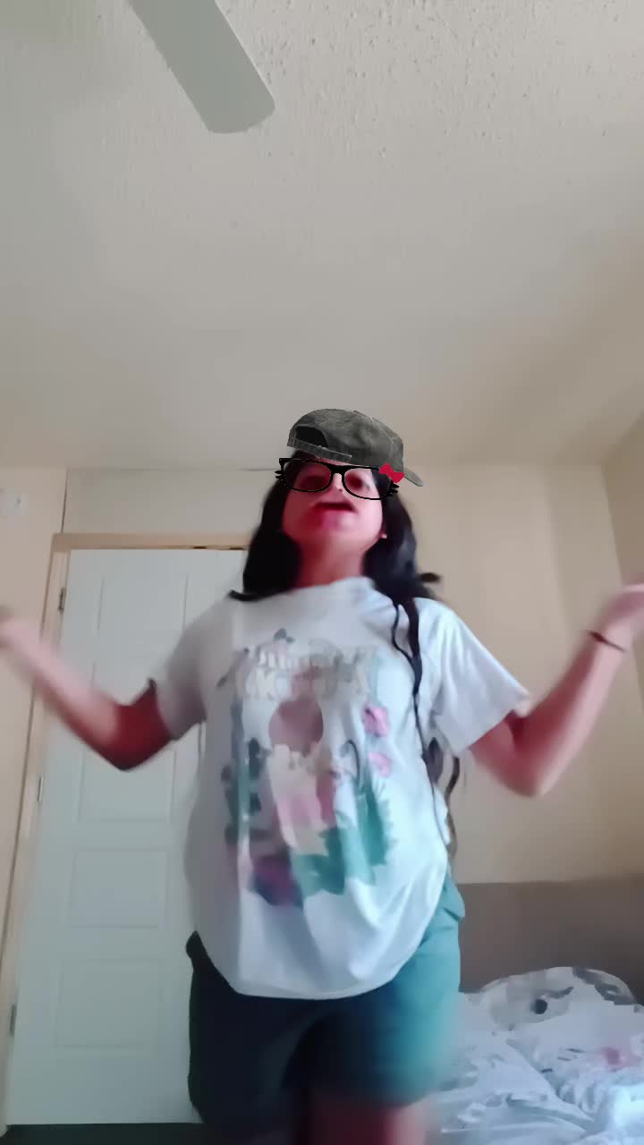 @Naomimariela