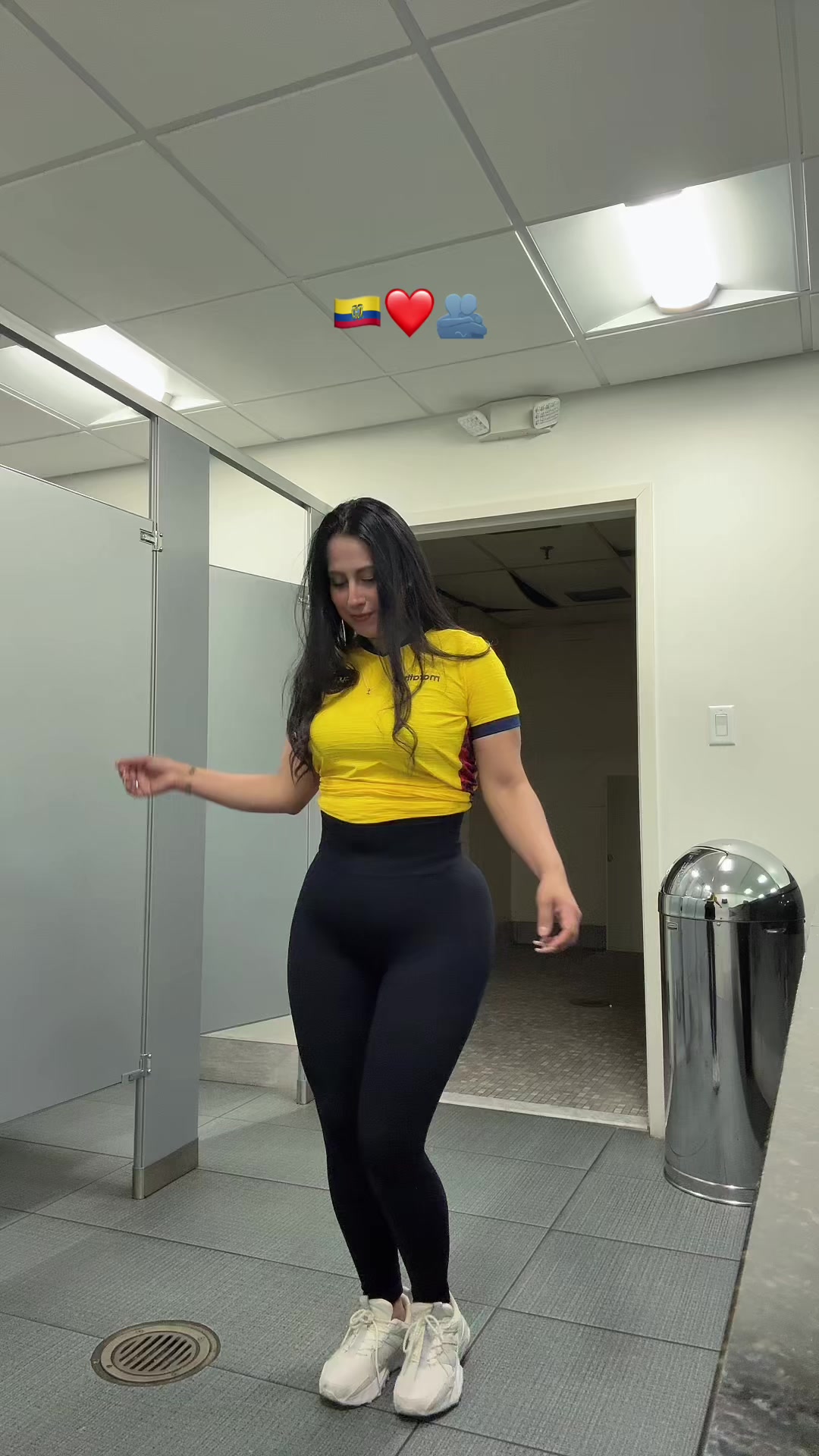 @𝐘𝓊𝕃𝒾[🪷]