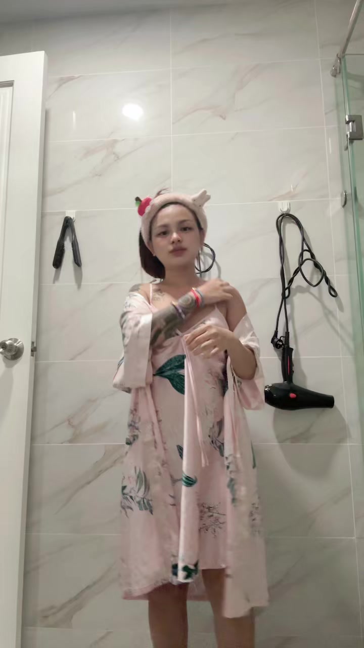 @丽莎 在金边🥲🙂