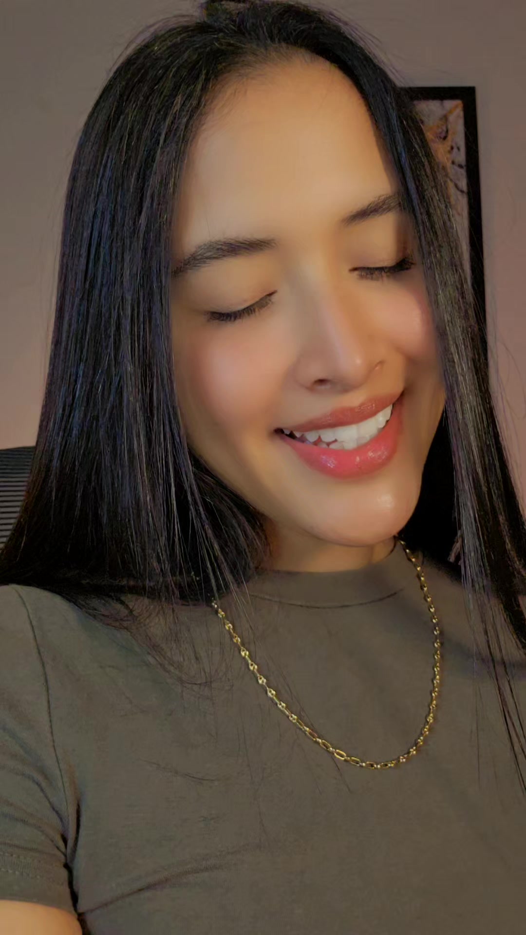 @𝕂ℍ𝔸ℝ𝕀𝕋𝔼𝕊 👊💜
