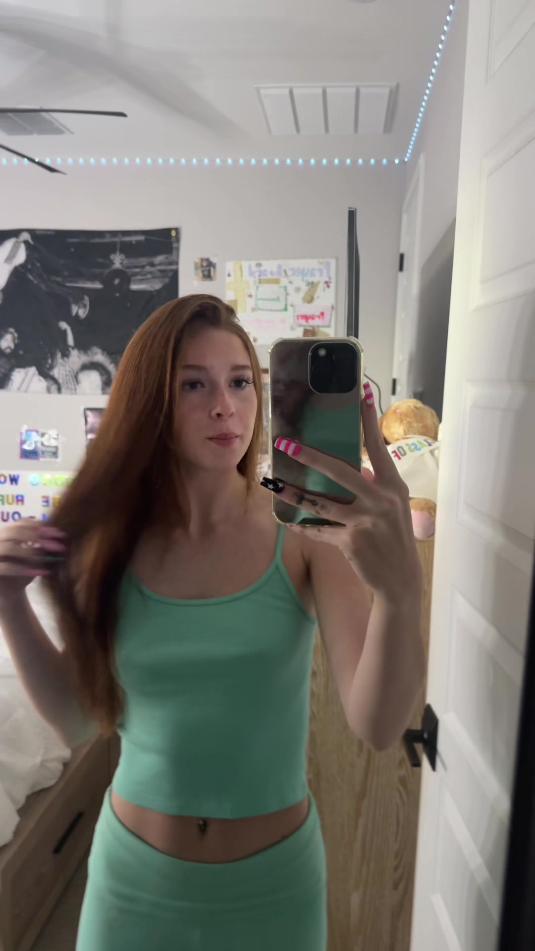@bella