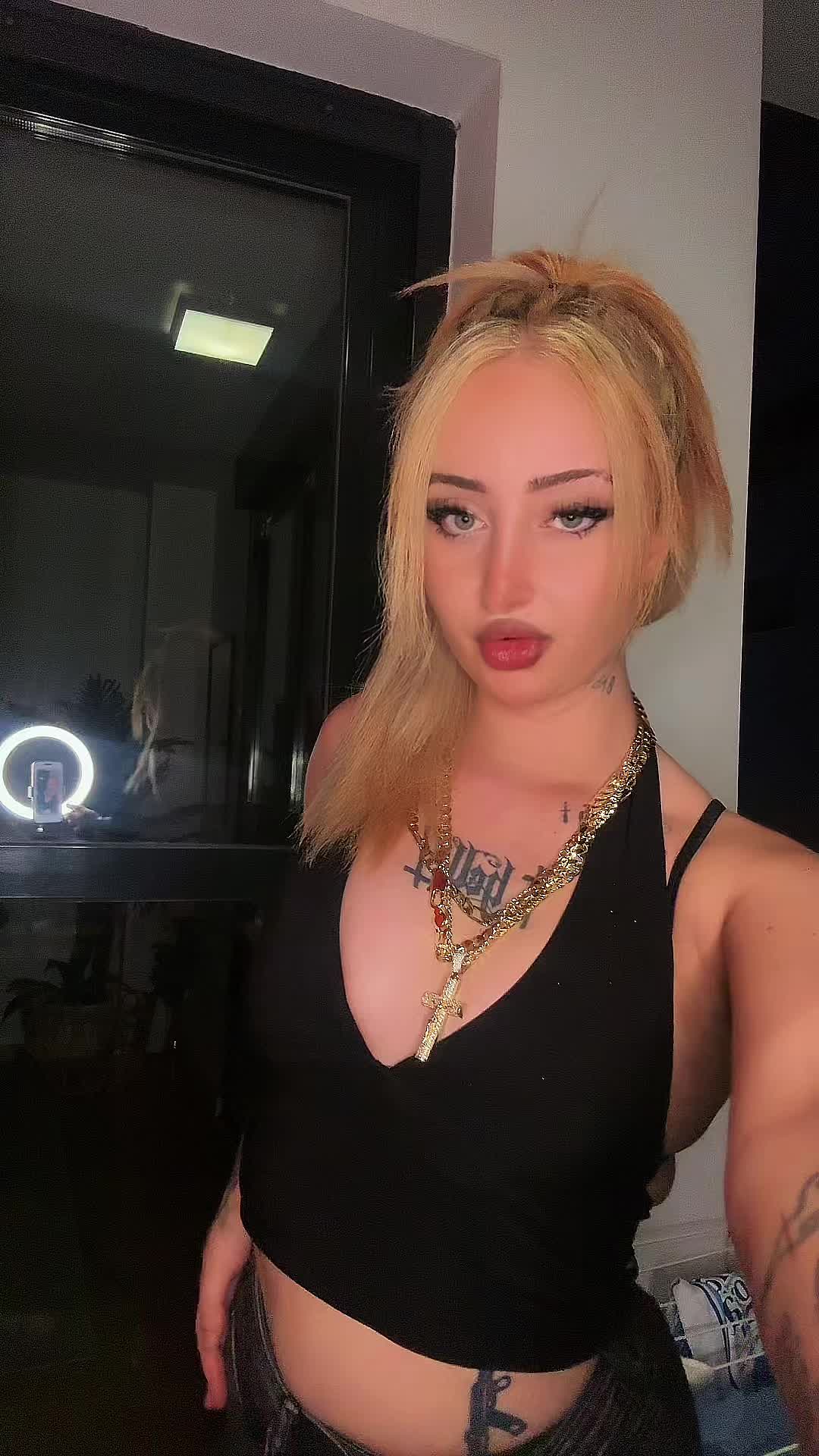 @sikariaxr