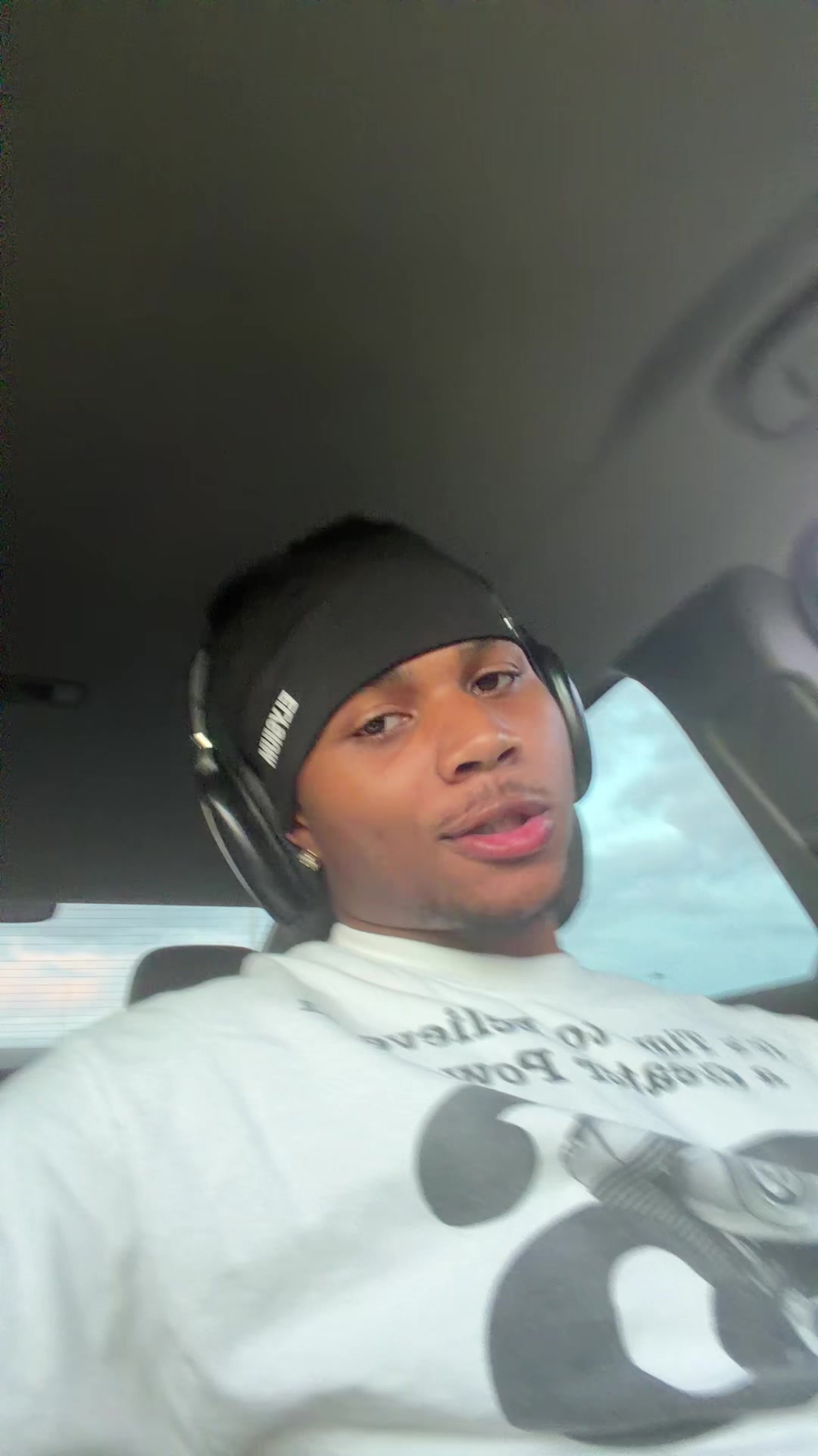 @_deewho