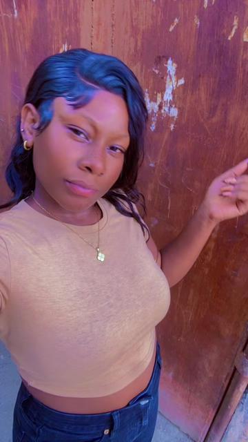 @Samie Bee🐝🍒🧸🎀🥀♌️