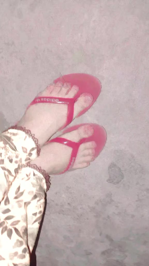 @lovely queen 749
