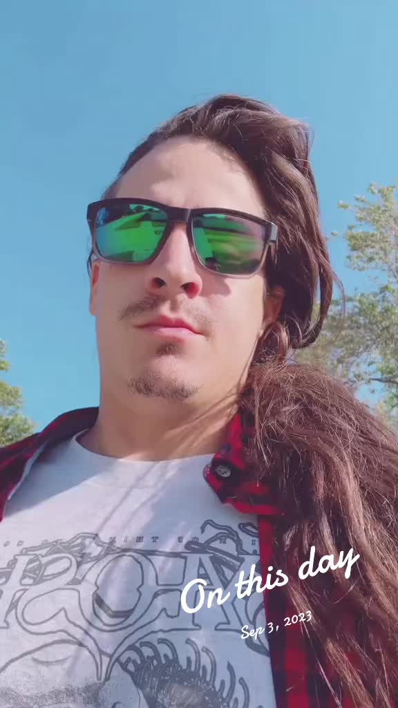 @Axl