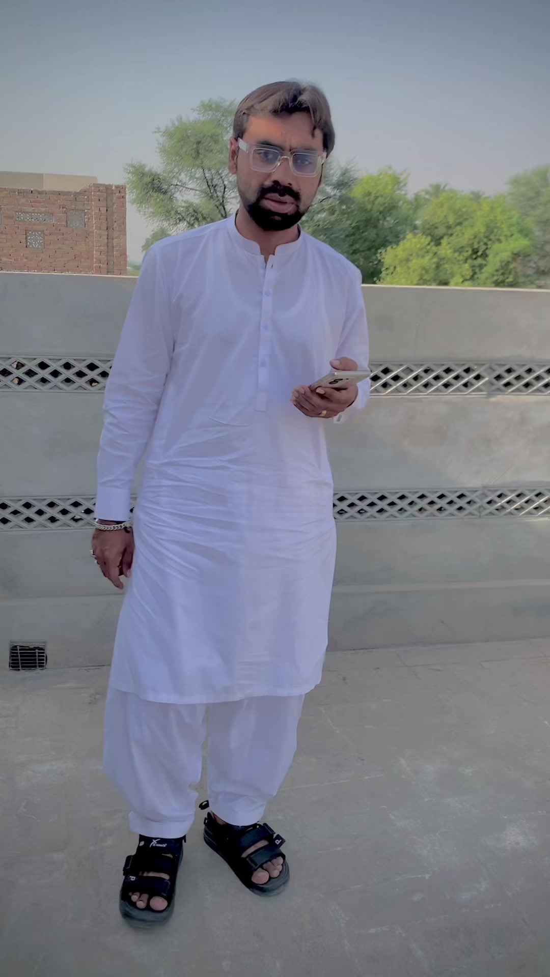 @tiktok.com/@malikaftab965
