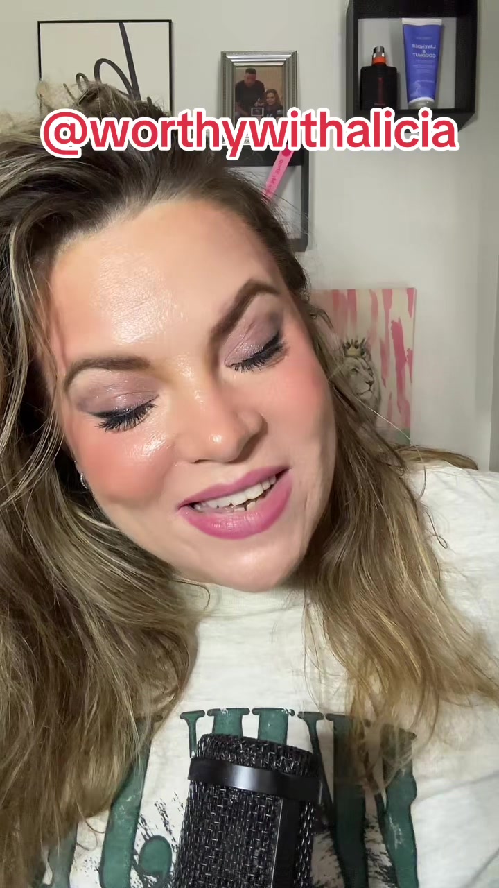 @AliciaLynnWorthy💋✝️⚡️