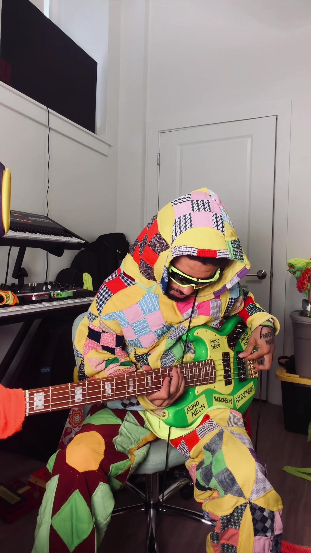 @mononeon