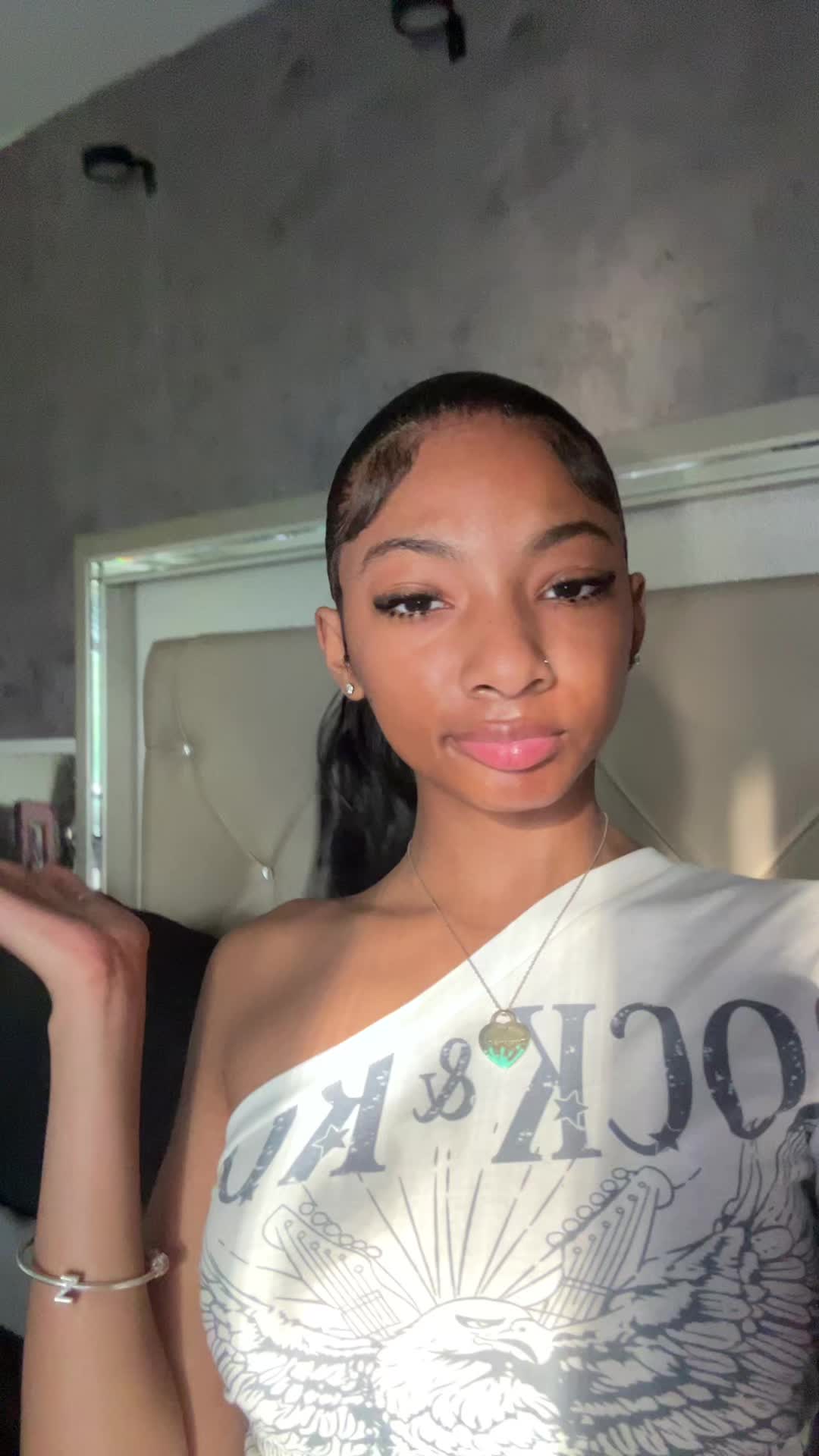 @zoeyy