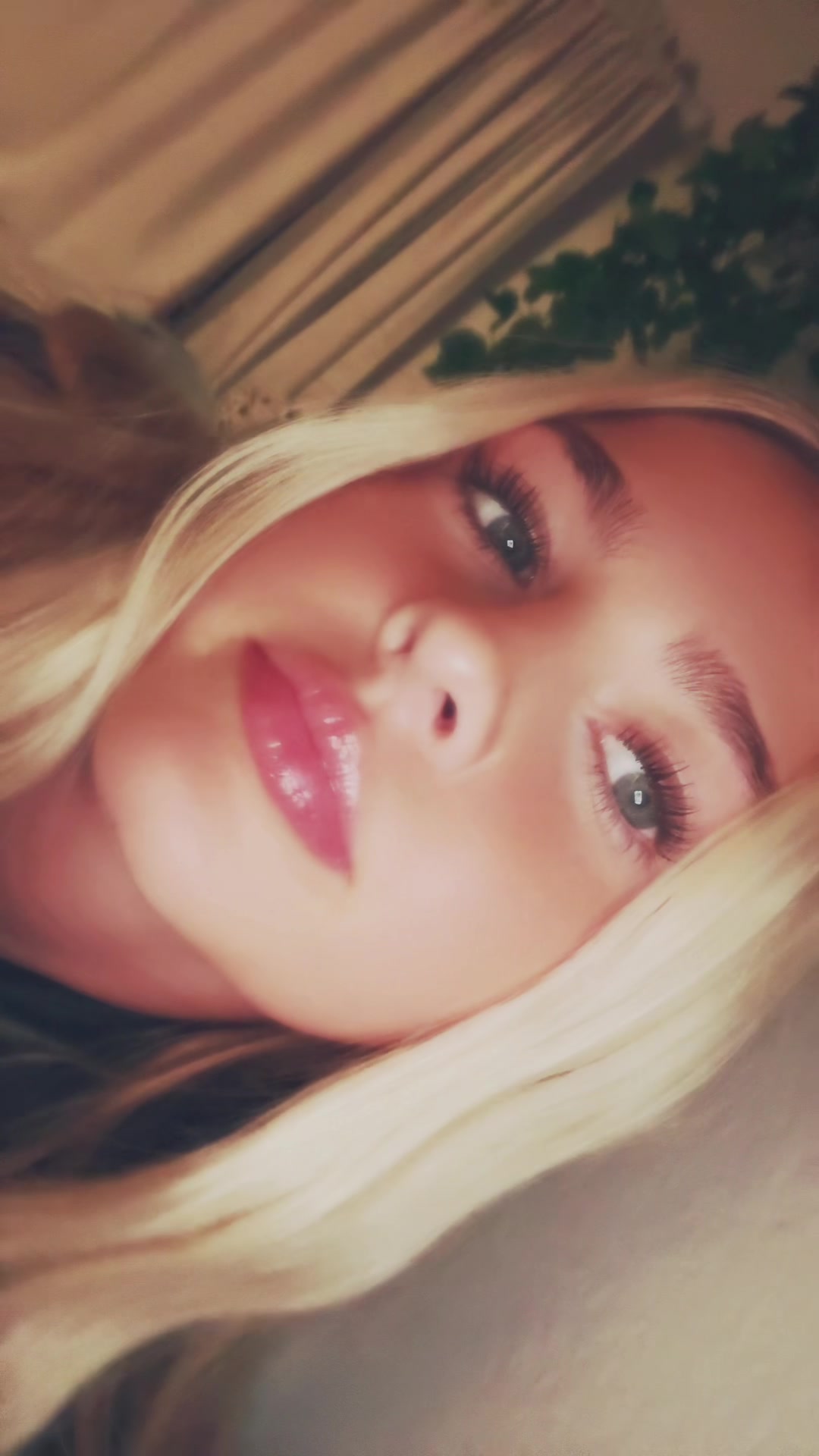 @charłi