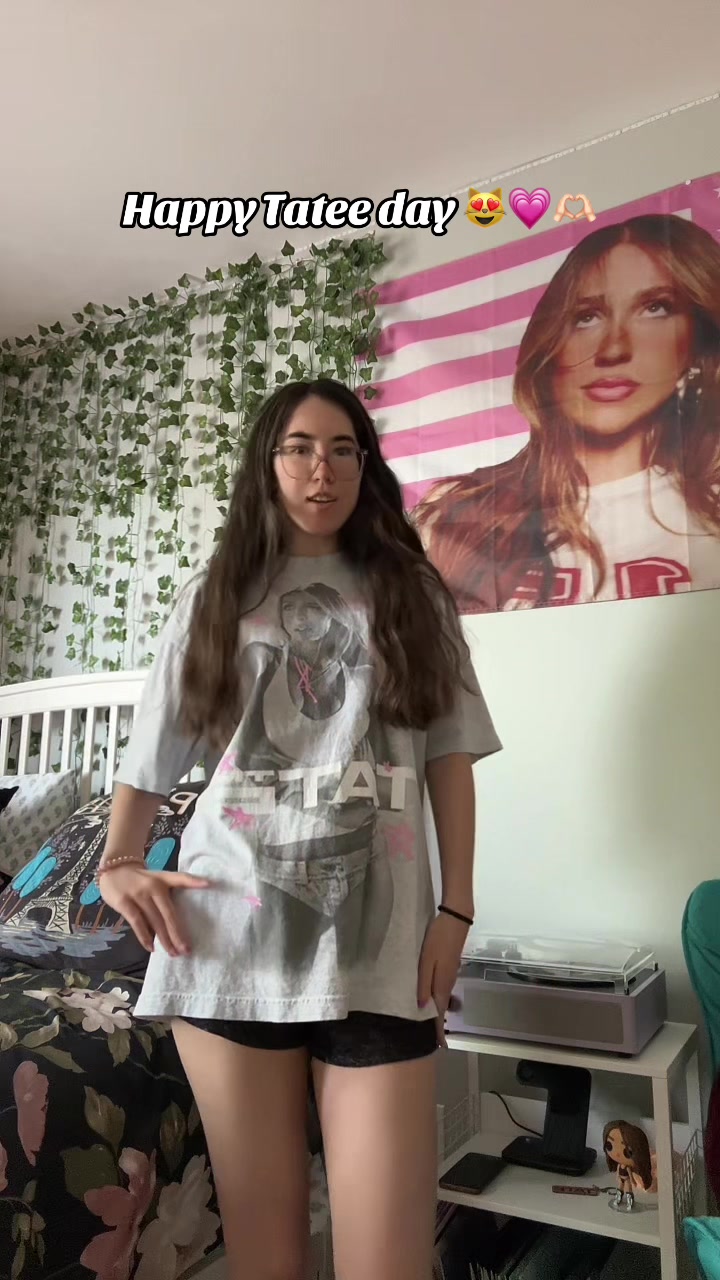 @𝒜𝓈𝒽𝓁𝑒𝒾𝑔𝒽 &trade;️ 💋💋💋