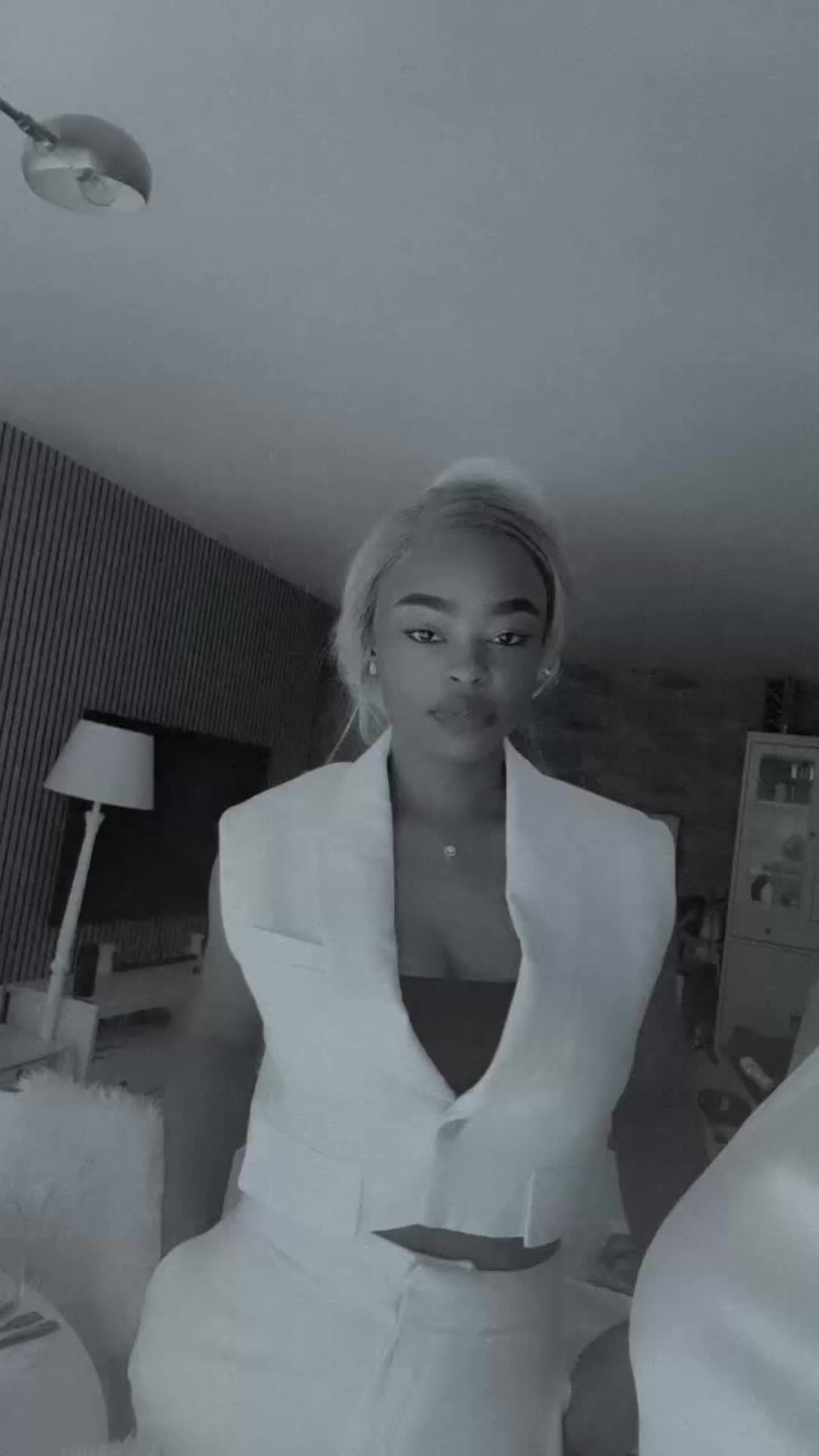 @fille unique 🇨🇬🇬🇶🇨🇵🇺🇸
