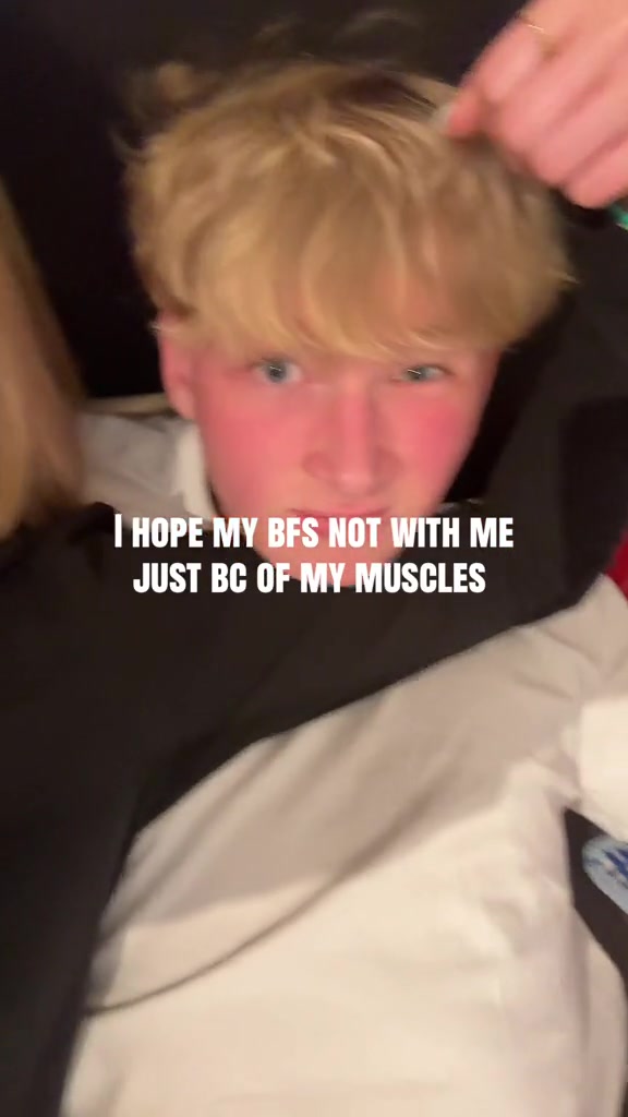 @👰🏼♂️🤵🏼♀️